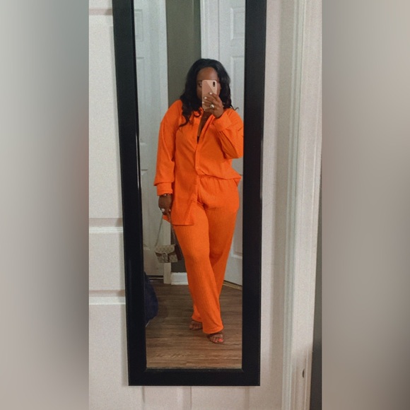 Orange XL set very comfortable. - Picture 2 of 4